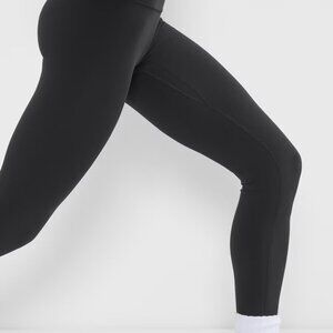 ARITZIA Golden BUTTER Cheeky Infinite Hi-Rise 26" Legging (BLACK, SIZE 6)